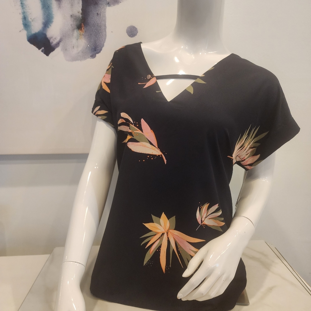 A.n.deawy, NWTO, Women's size Large vneck blue blouse with floral print. - Picture 7 of 11